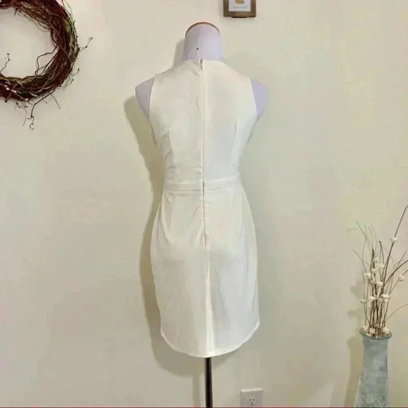 Tobi off-white structured faux wrap dress - Picture 4 of 7